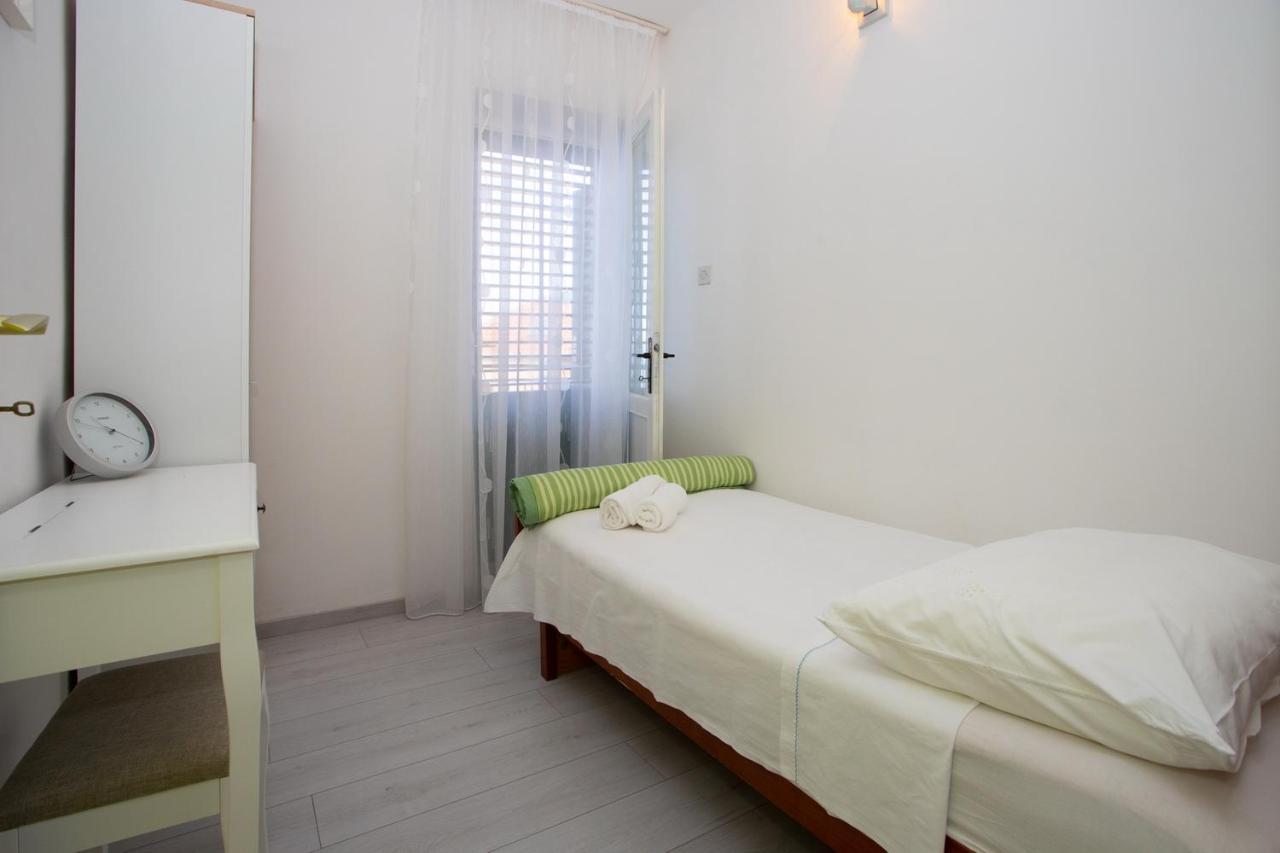 Apartment Nola Podgora Exterior photo